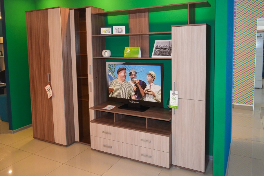 Линолеум для прихожей стенка под ТВ В детскую