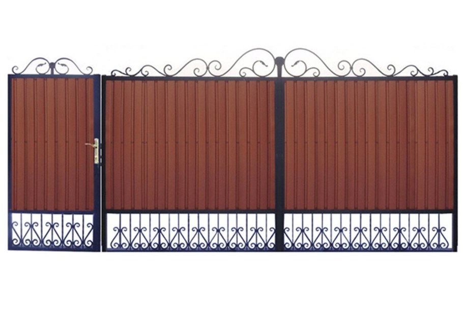 Ворота из профнастила с элементами ковки