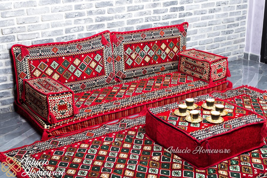 Черно коричневый диван