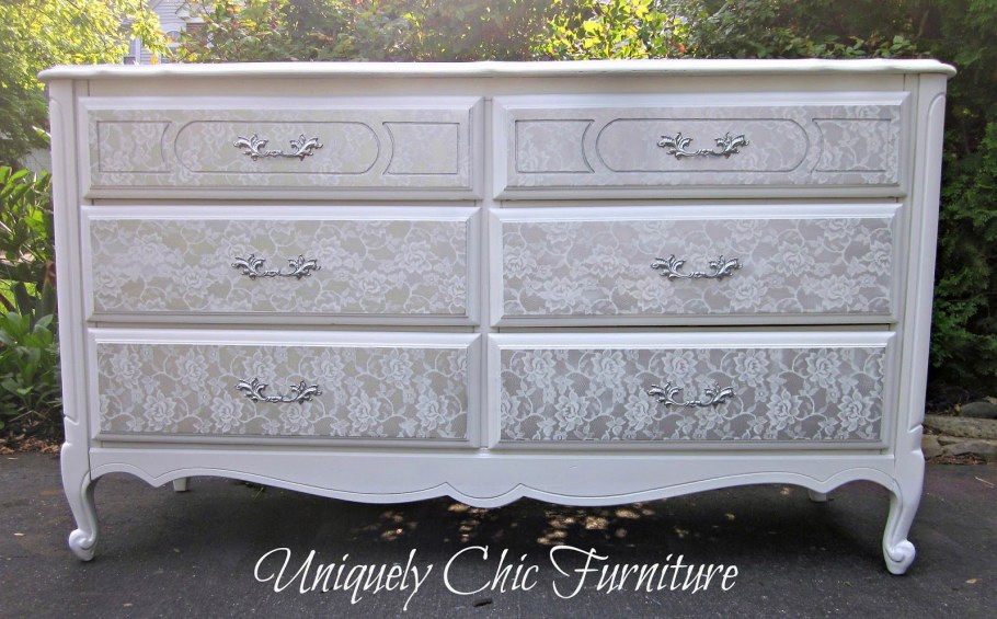 Декор мебели кружевом и краской