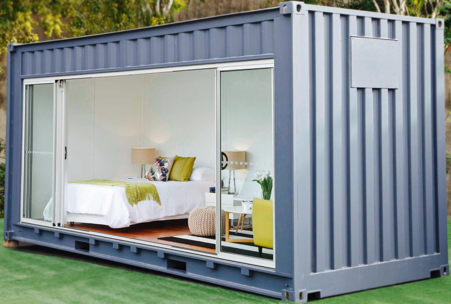 Тини Хаус из контейнера