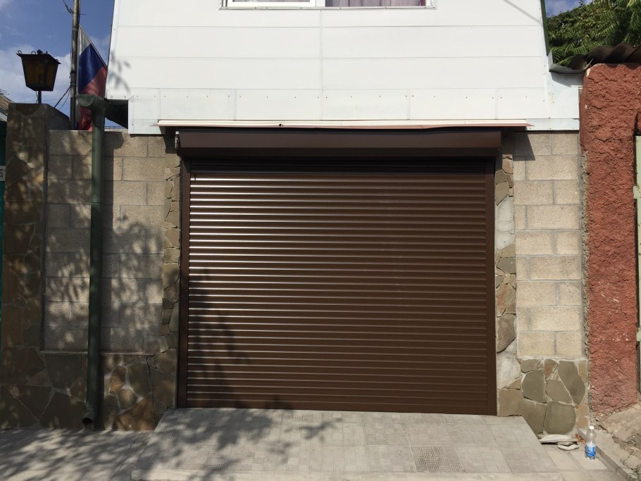 Рольворота коричневые Алютех