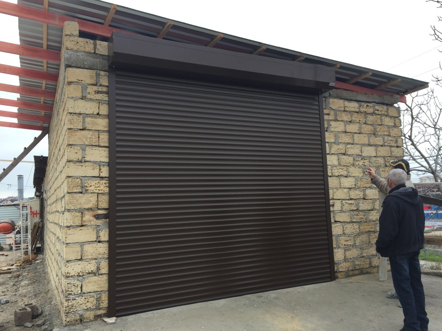 Ворота рольставни на гараж