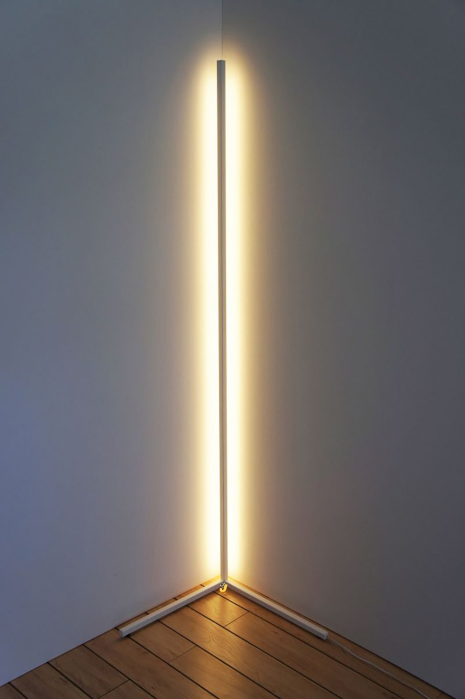 Светильник в угол