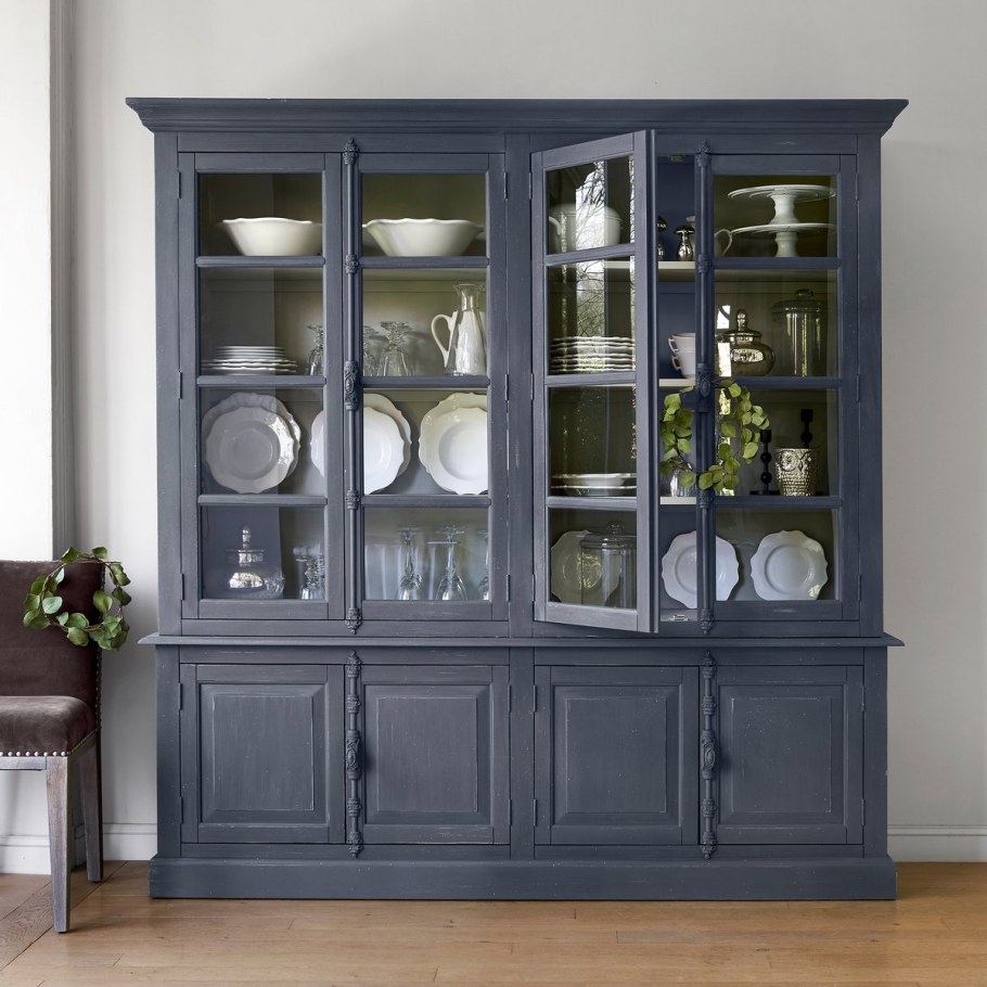 Буфет в интерьере кухни