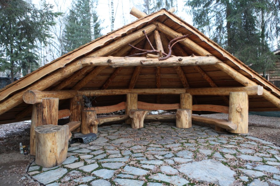 Беседка из кругляка