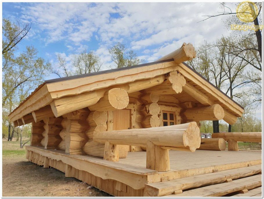 Бревно ручной рубки