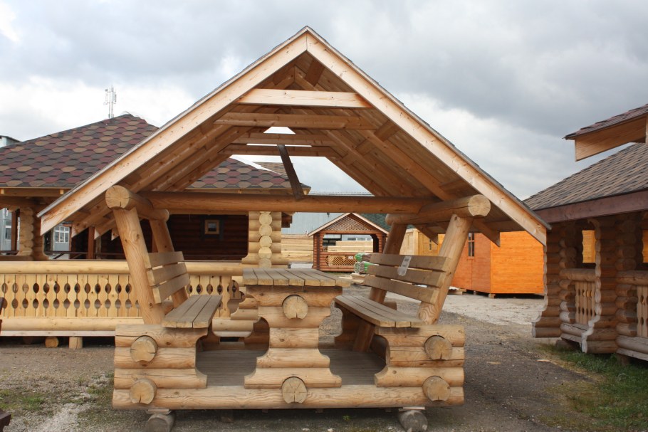 Беседка из бревна