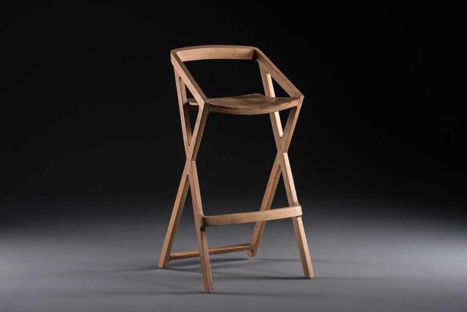 Выставка столов и стульев