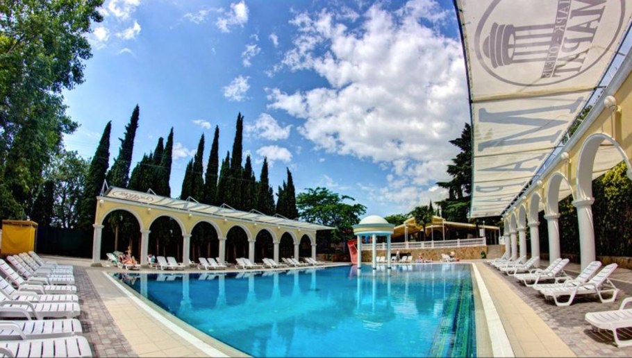 Респект Холл Крым Кореиз