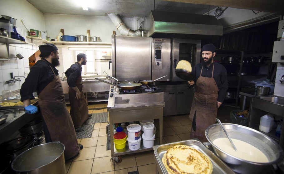 Афон монахи Трапеза