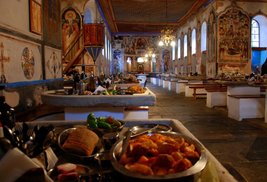 Трапезная Афон монах