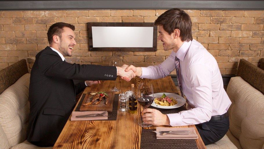 Переговоры в ресторане