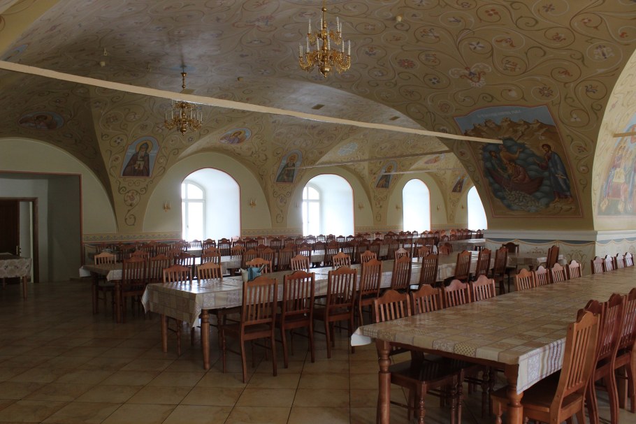 Коневец Монастырская трапезная