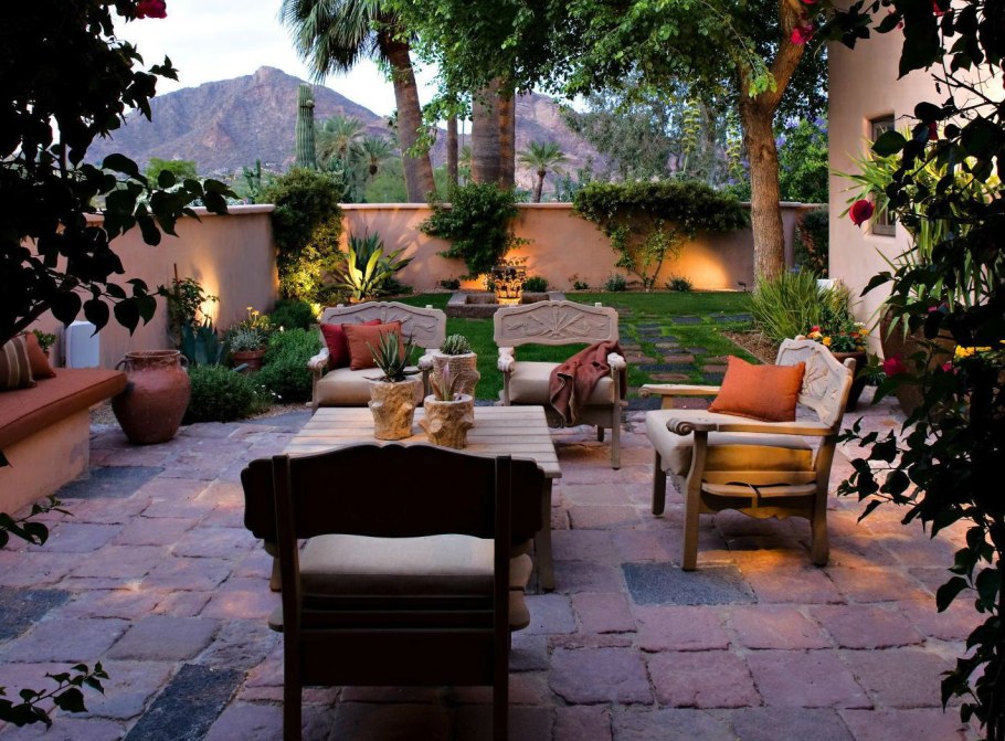 Патио с перголой