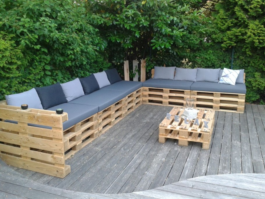 Дачная площадка из паллет