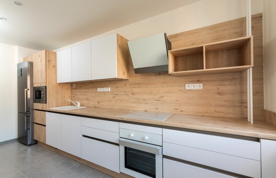 Пенал высокий СБК Стреза 30602