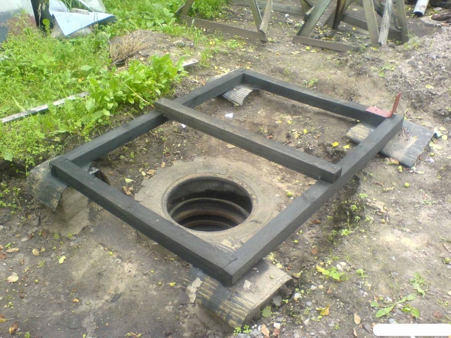 Фундамент для уличного туалета