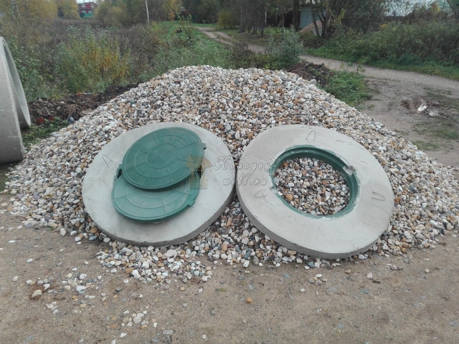 Бетонные кольца для туалета на даче