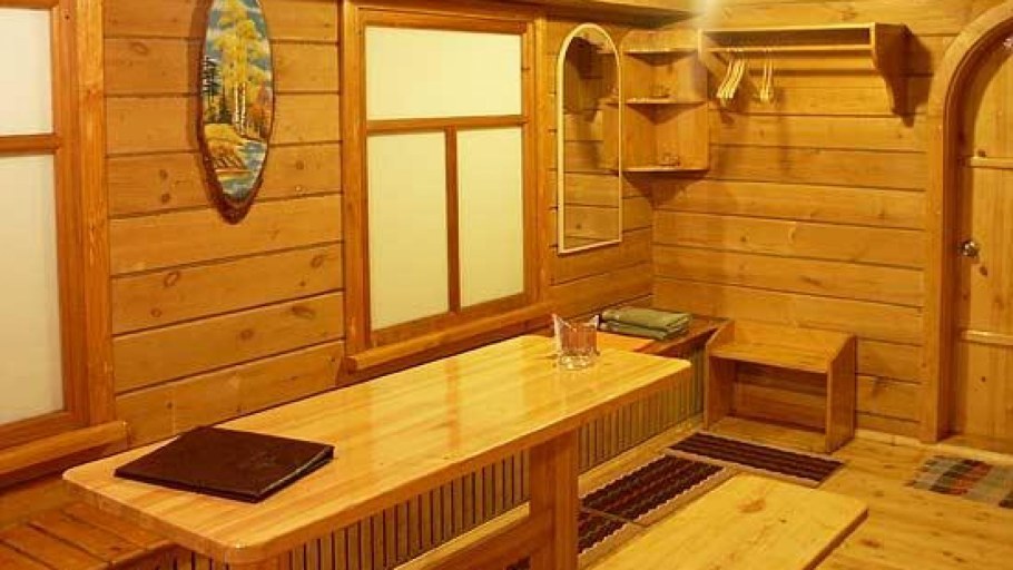Интерьер предбанника в бане