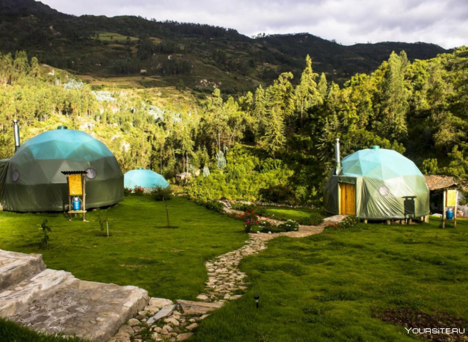 Палатка на природе