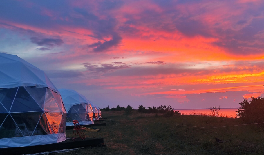 Айвенго Алтай глэмпинг