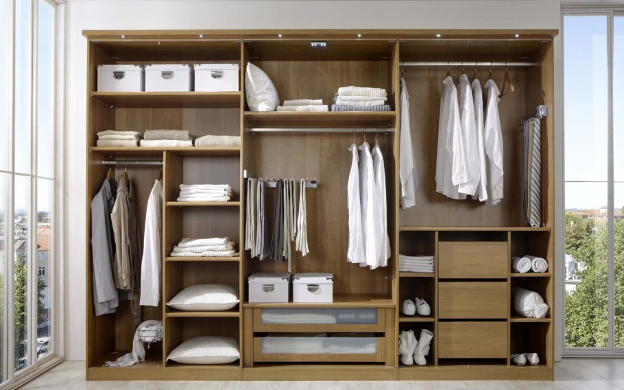 Шкаф внутри