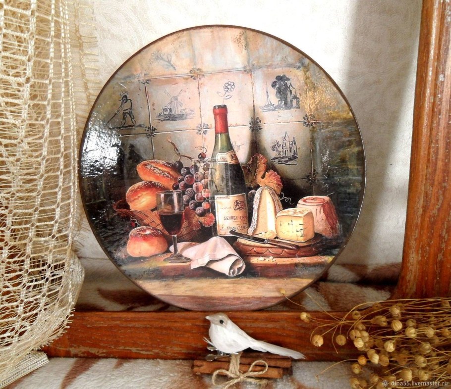 Декоративные тарелки в интерьере