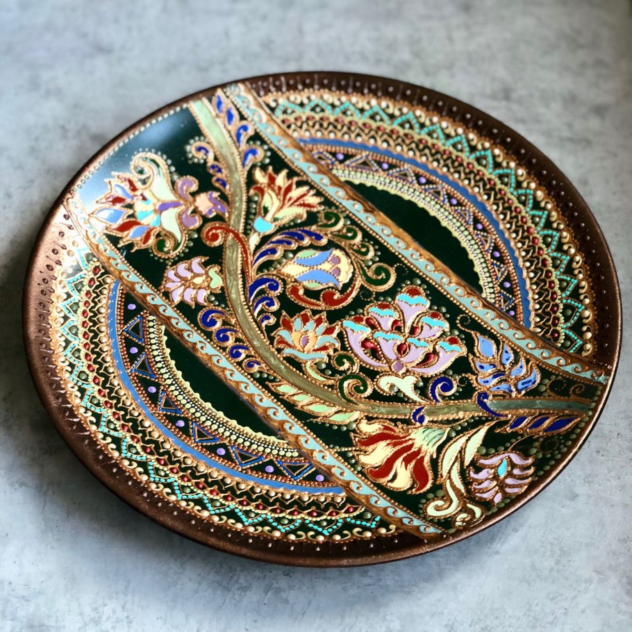 Декоративные тарелочки в интерьере