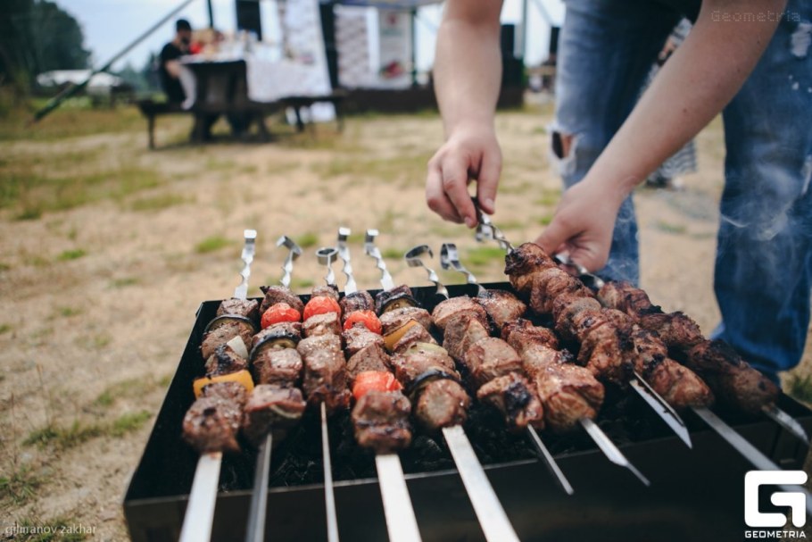 Пикник (барбекю, гриль) кейтеринг