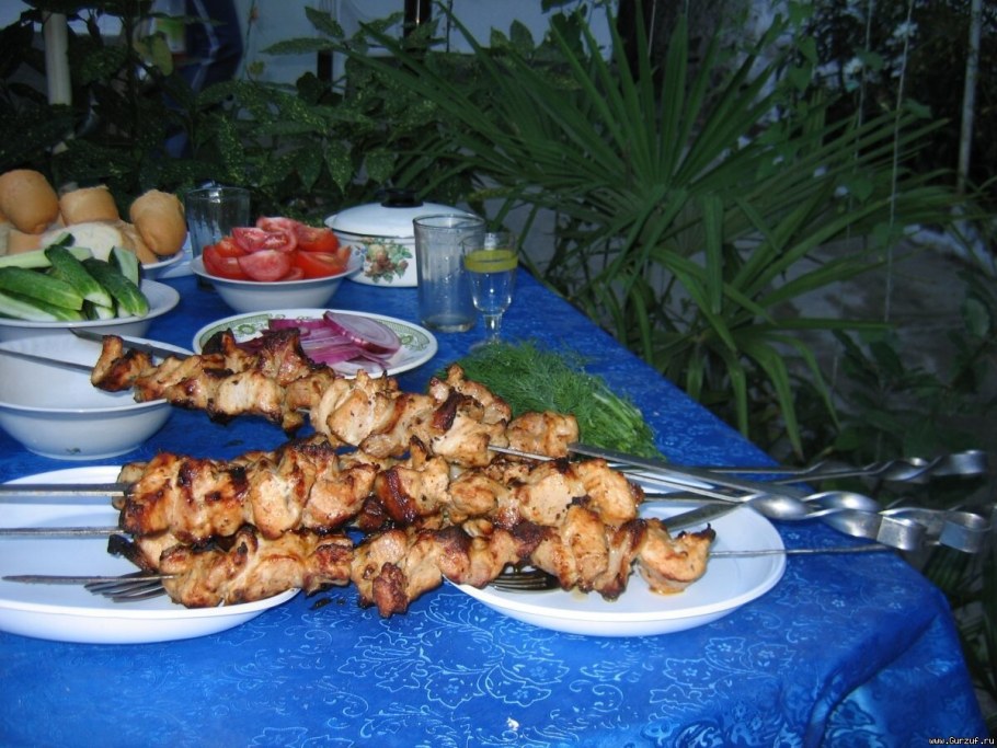 Стол на природе на день рождения