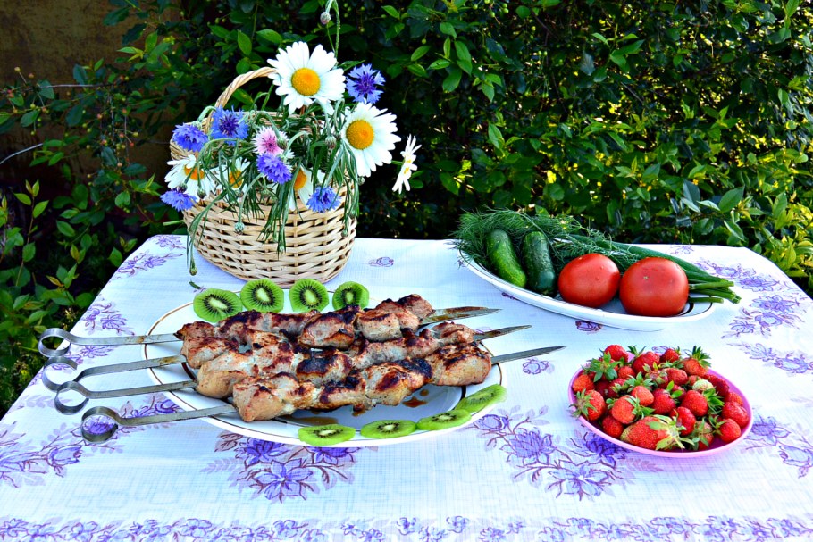 Застолье на природе