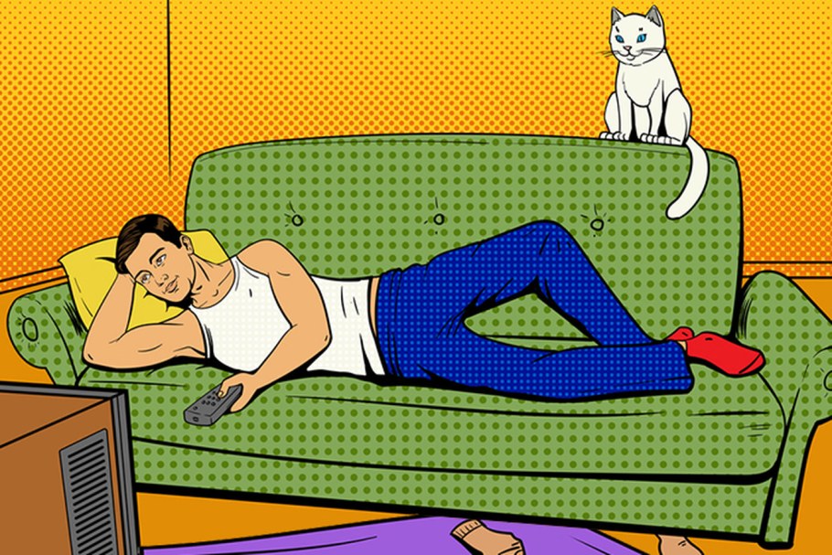 Мужчина лежит на диване