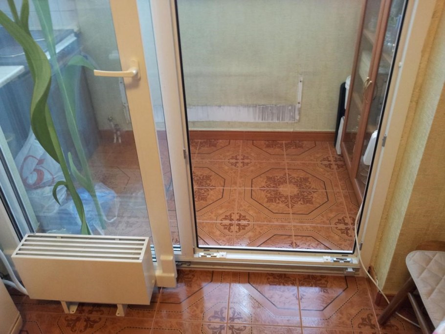 Напольный радиатор Zehnder