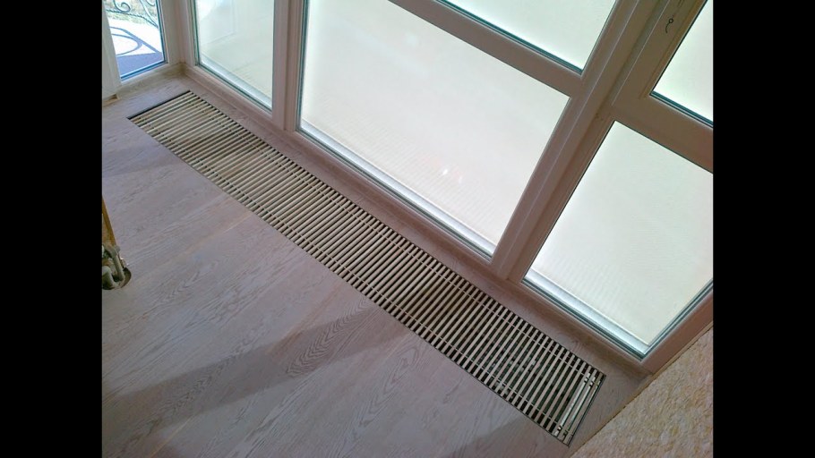 Порог двери на балкон