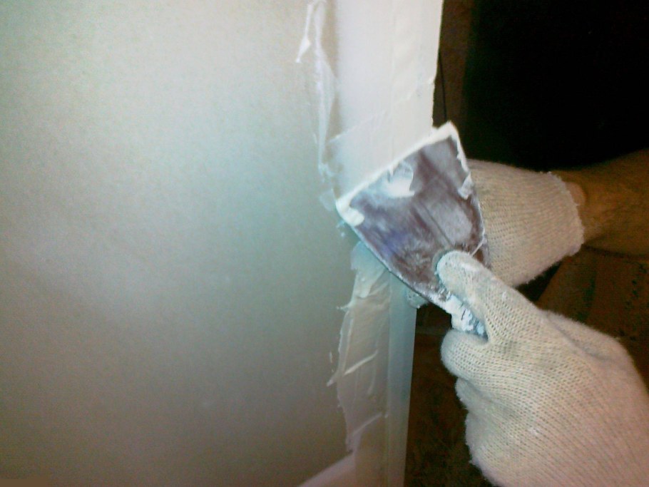 Уголок для выравнивания углов под штукатурку