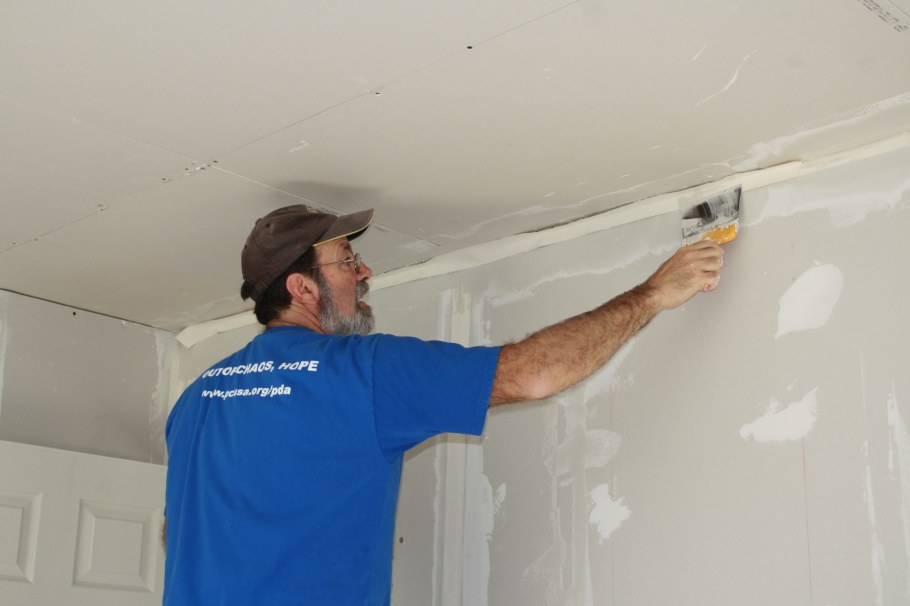 Шпаклевание стен гипсокартона