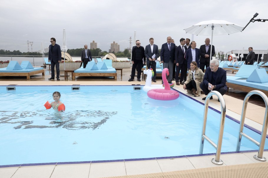 Пляжная зона на Северном речном