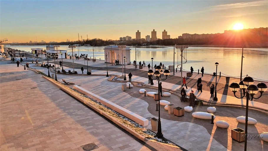 Набережная Химкинского водохранилища