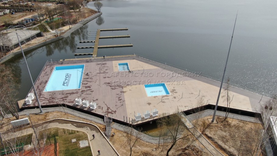 Парк Северного речного вокзала бассейн