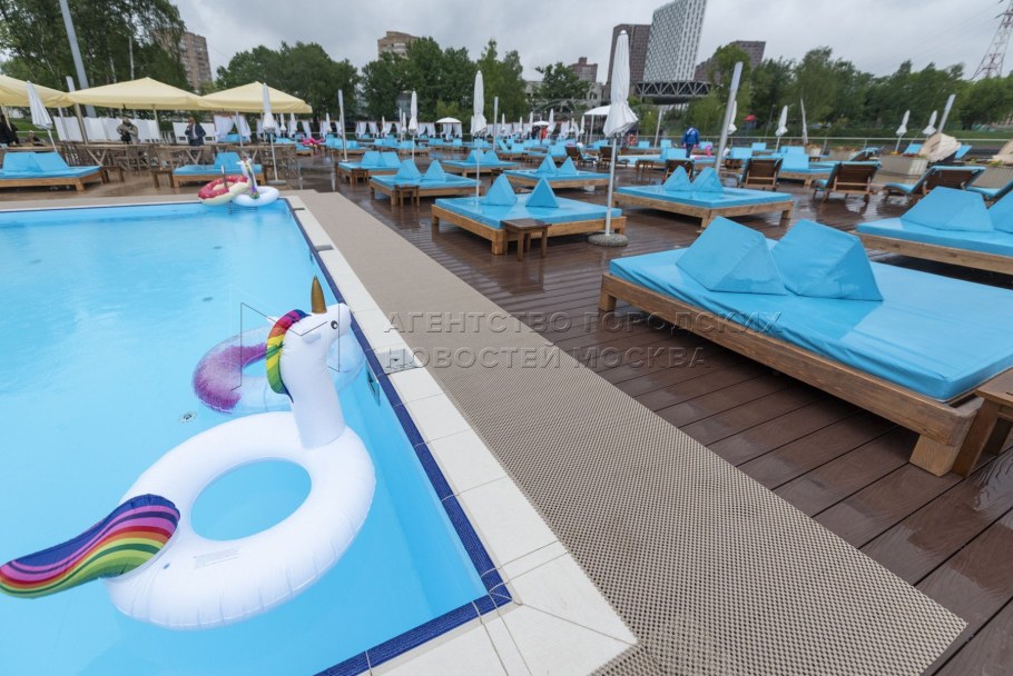 Северный Речной вокзал пляжная зона