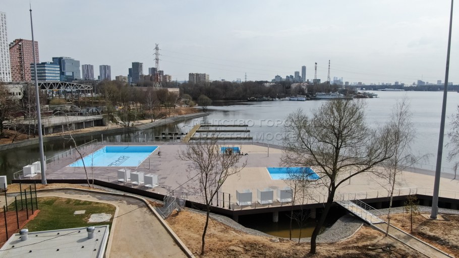 Парк Северного речного вокзала бассейн