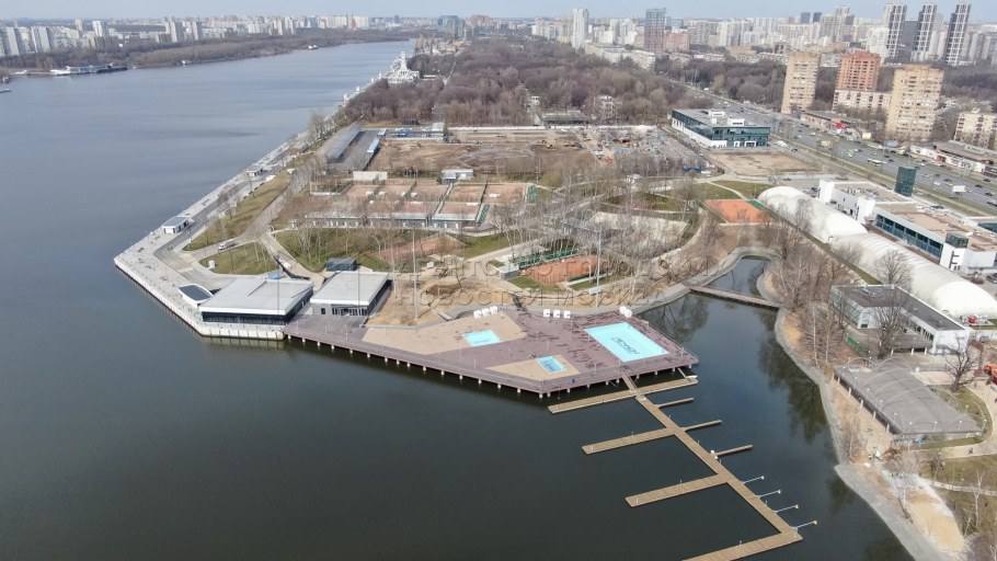 Парк Северного речного вокзала бассейн