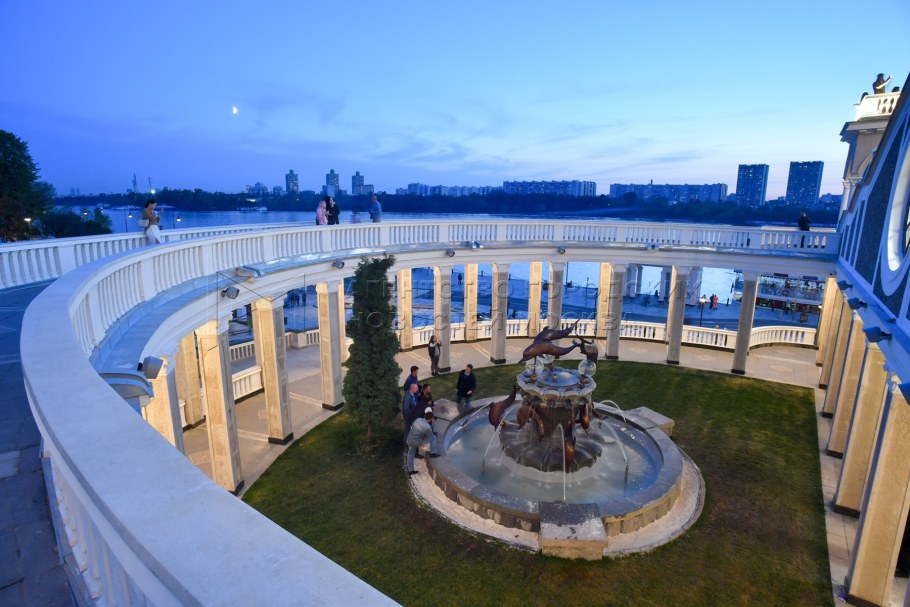 Северный Речной вокзал пляжная зона