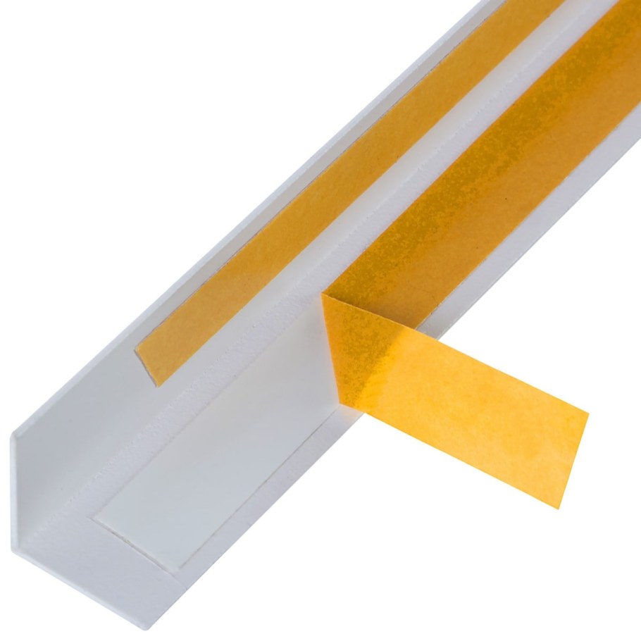 Угол отделочный из ПВХ 20х20мм белый 2.7м дуб