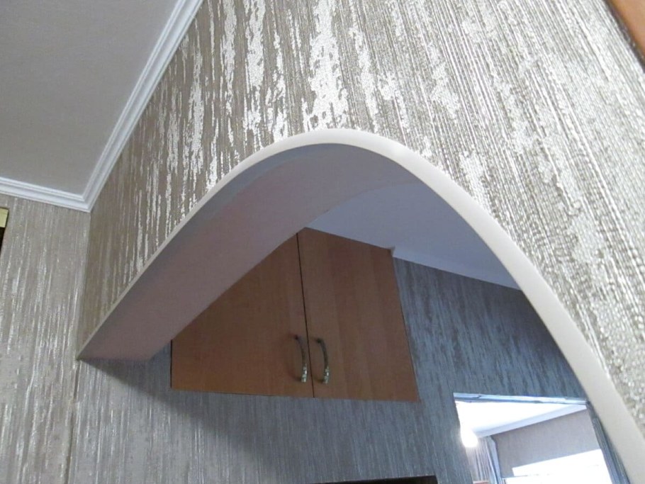 Уголок пластмассовый