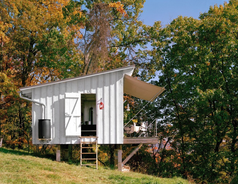 Летний домик на сваях