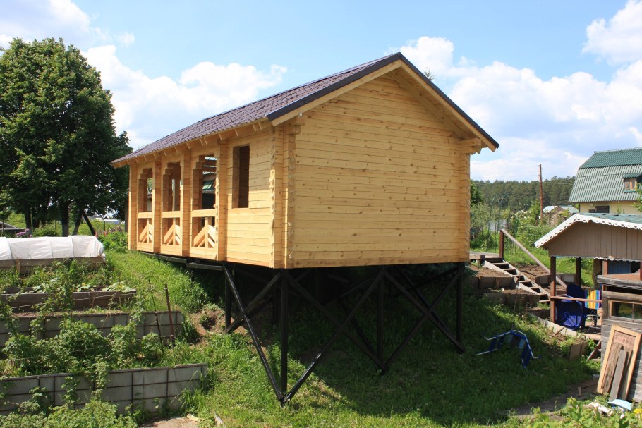 Баня на винтовых сваях