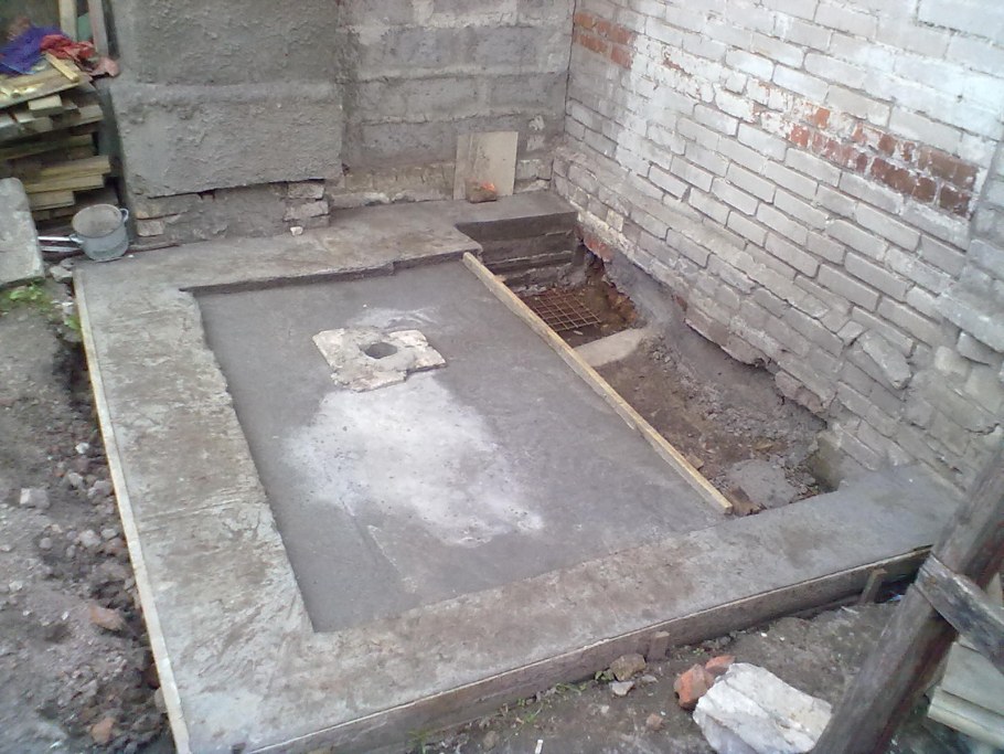 Пристрой ванны и туалета к дому