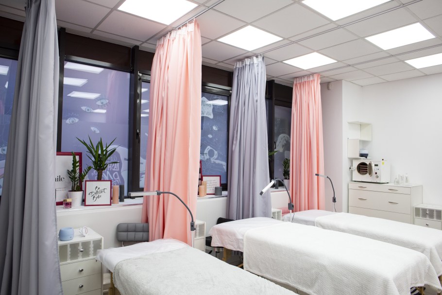 Шторы для косметического кабинета